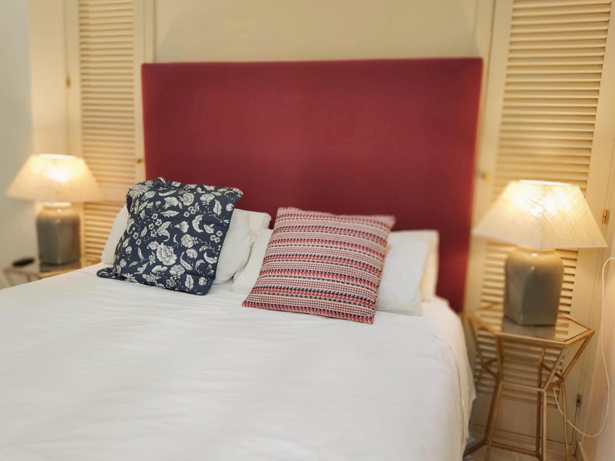 Homeyseville-Bright Apartment At Santa Cruz 4 Pax, Parking Optional מראה חיצוני תמונה